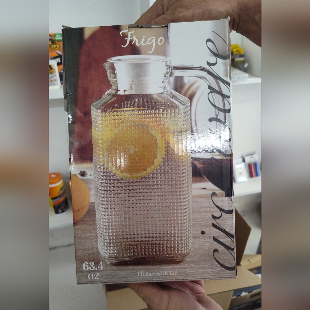 Clear Glass Pitcher with Lid